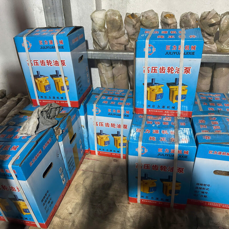 Bơm thủy lực máy xúc lật chính hãng giá tốt 